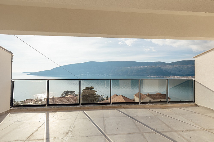 Apartments in complex with swimming pool in Herceg Novi